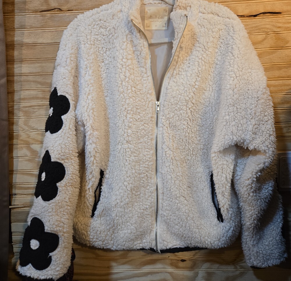 ALTERED STATE Women's Cream Sherpa Zip Jacket with Black Flower Appliqués - Picture 3 of 6